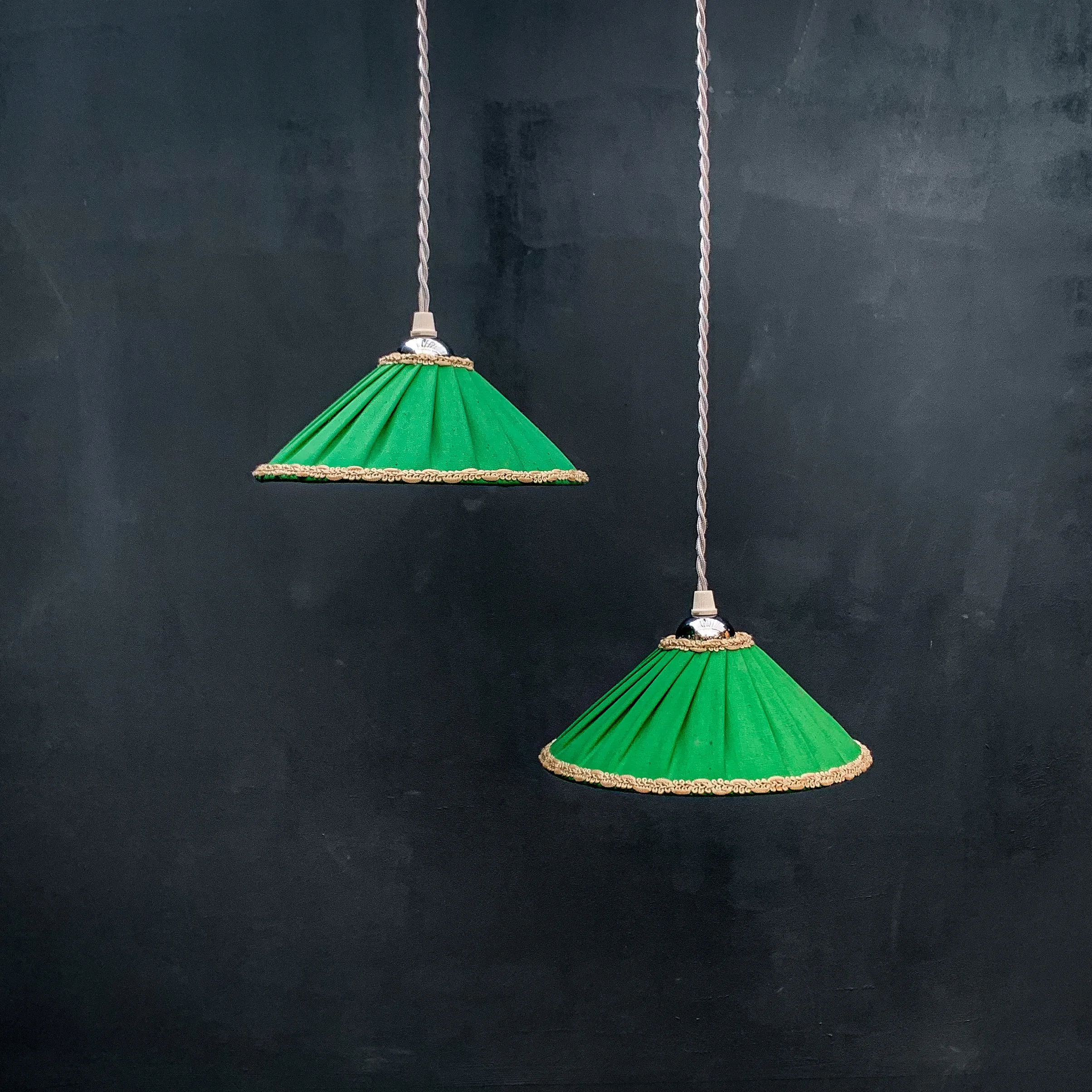 assiettes vert tissu suspension
