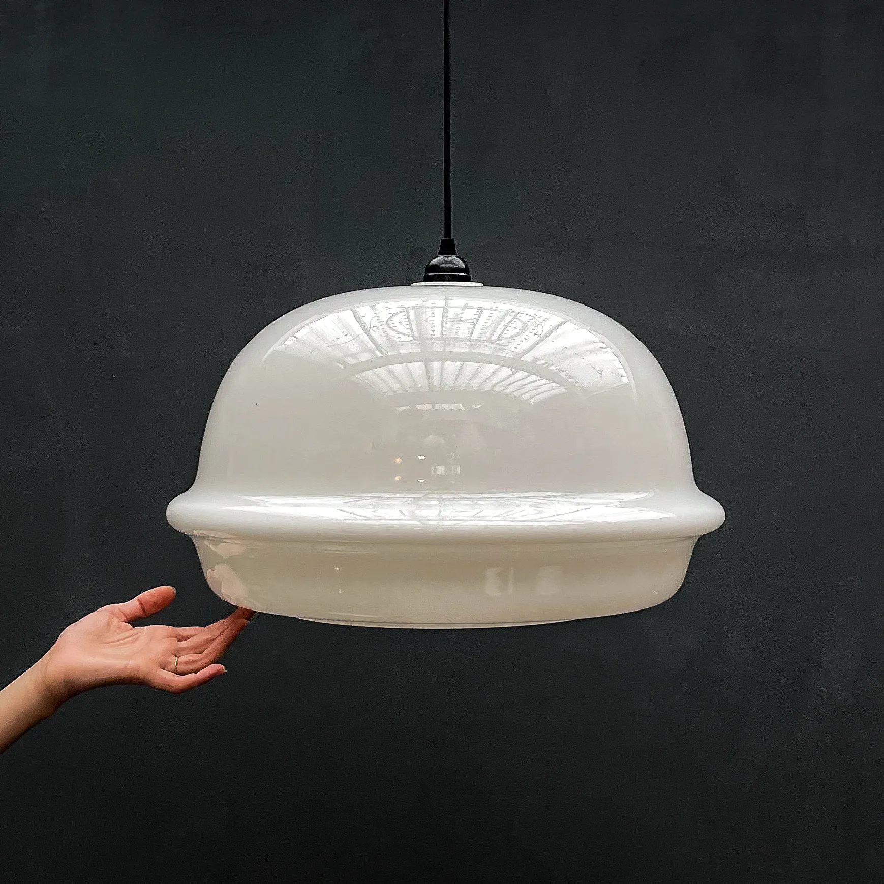 forme blanche opaline suspension