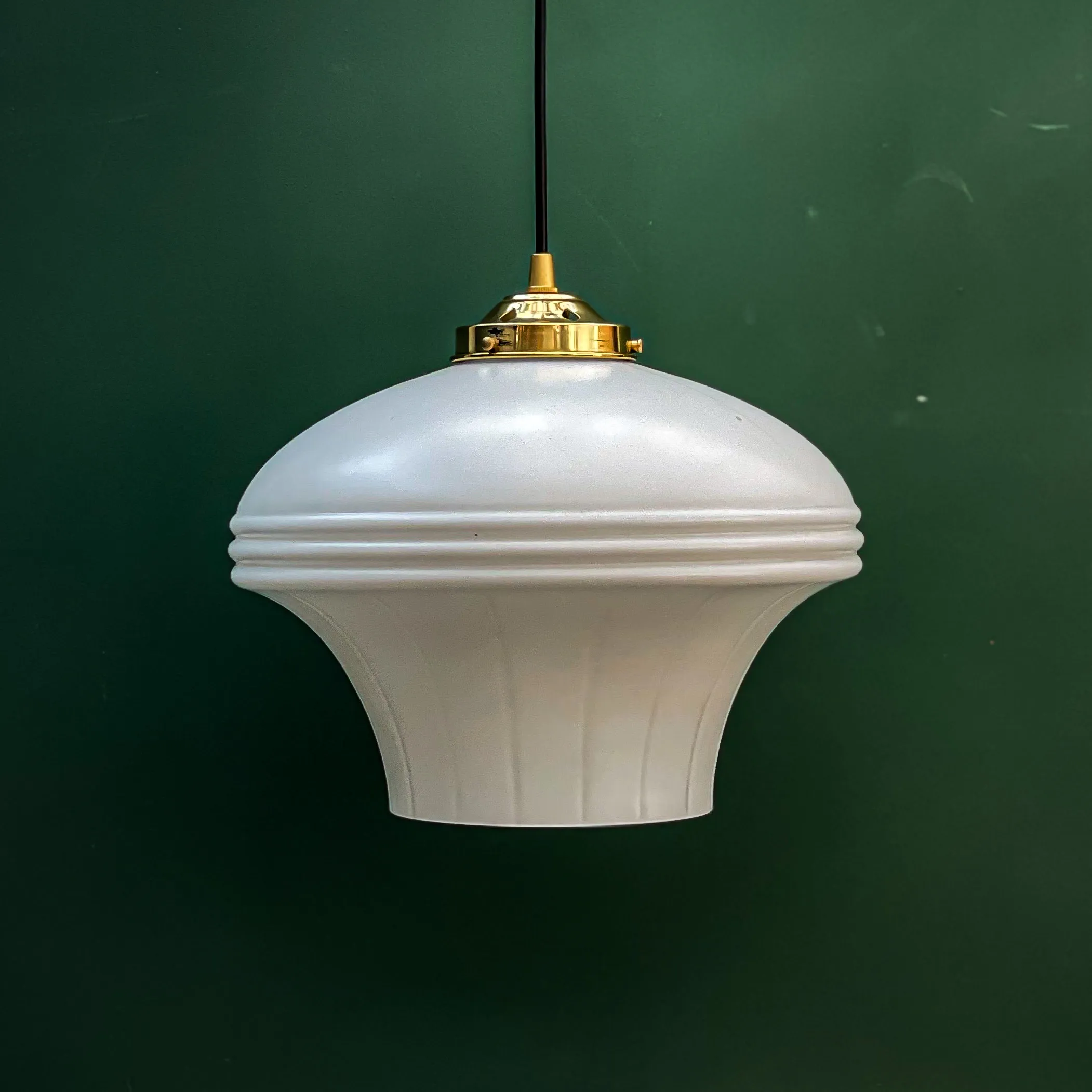 forme blanche suspension blanche