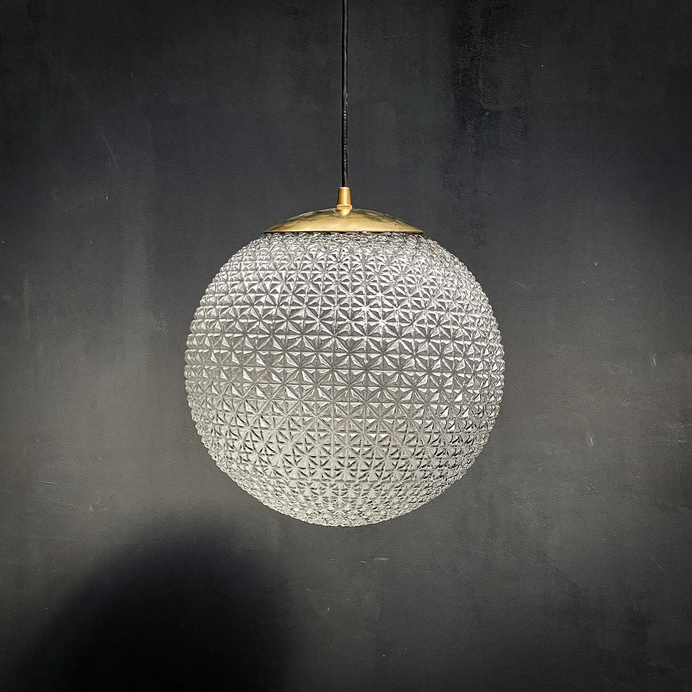 globe transparent moulé grande suspension