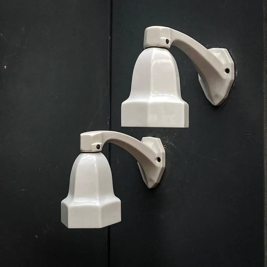 lampe salle de bain applique céramique bras tulipe blanche opaline verre