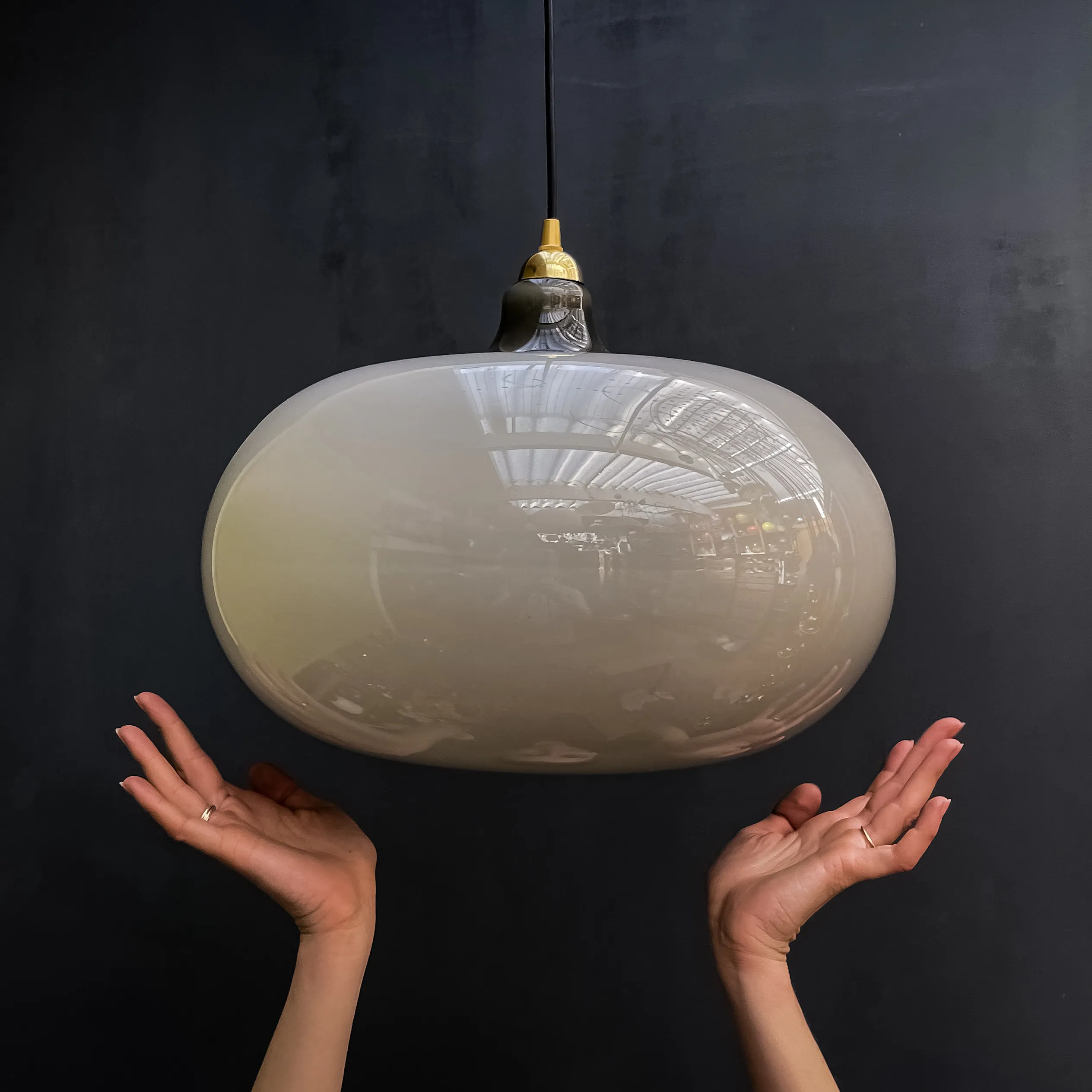 suspension forme blanche fumée allongée