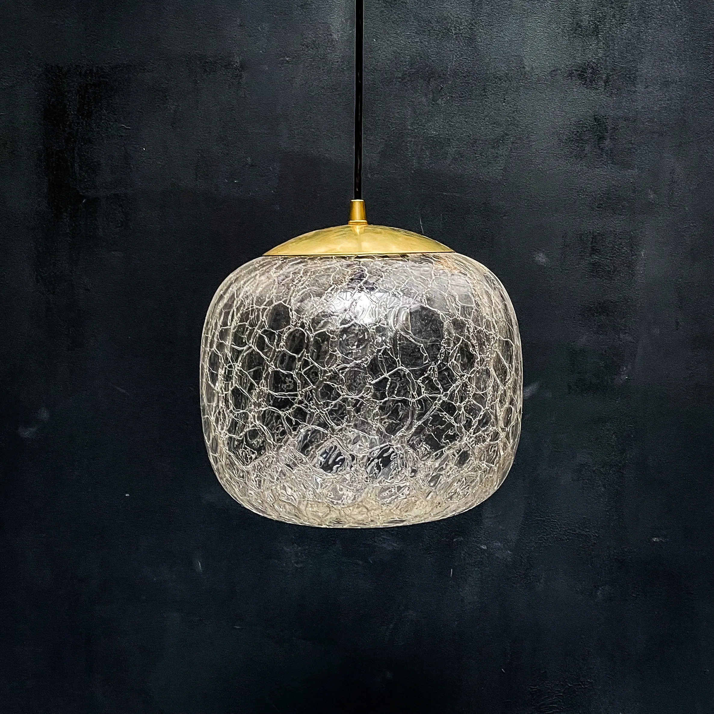 suspension transparente forme fermée craquelée