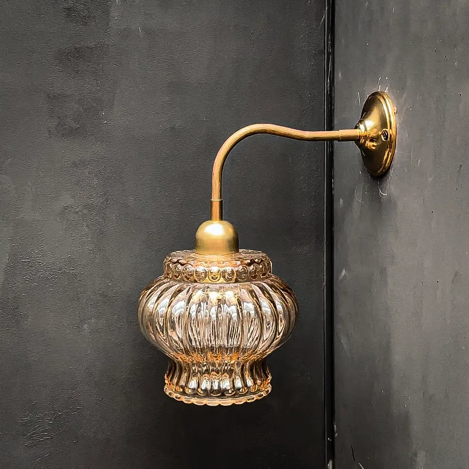 verre ambré bras laiton applique