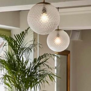 Grande boule en verre travaillé